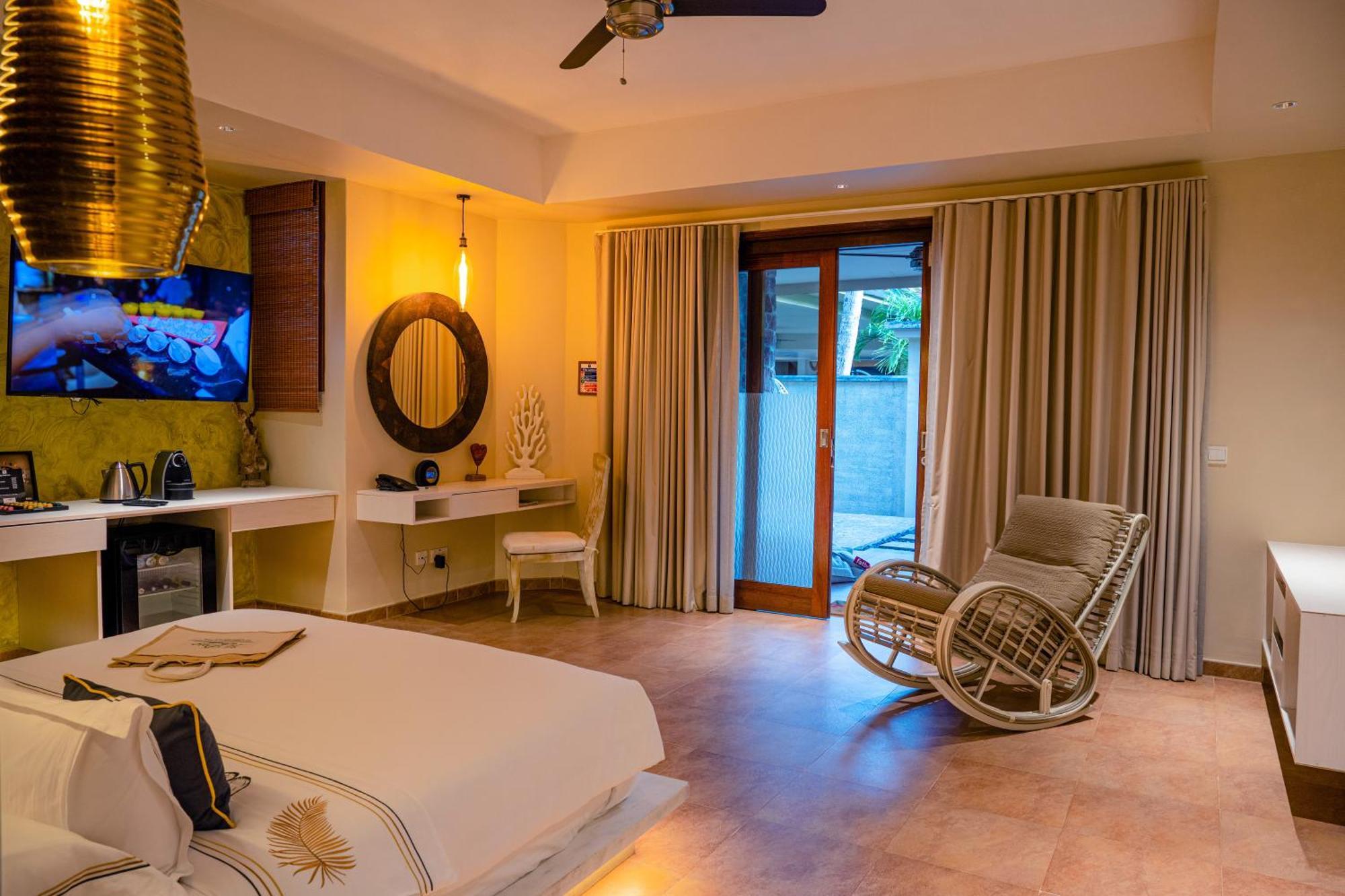 Hotel Le Duc De Praslin Baie Sainte Anne Exterior photo