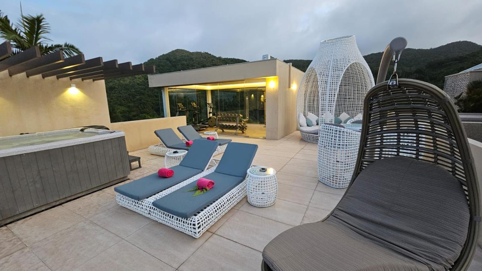 Hotel Le Duc De Praslin Baie Sainte Anne Exterior photo