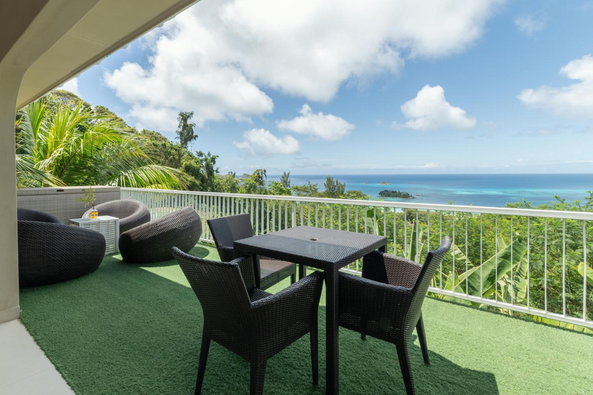 Hotel Le Duc De Praslin Baie Sainte Anne Exterior photo